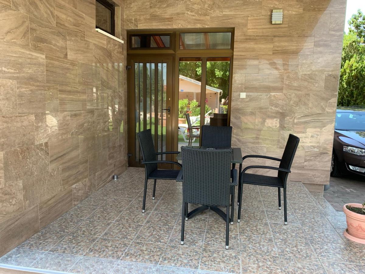 Mediteran Fedett Medences Apartmanhaz Szántód エクステリア 写真